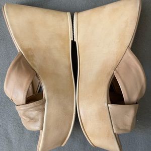 Cathy Jean platform slip on sandals